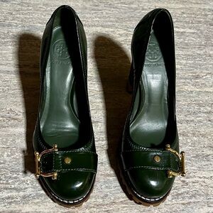 Tory Burch Leaf Green patent Leather Buckle Pumps Shoes with Gold Accent